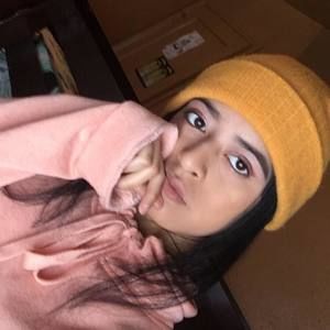 Meet your Posher, Edith